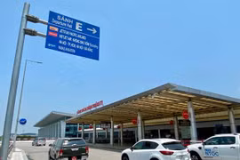 Chửi bới nhân viên hàng không lại trốn nộp phạt, nam thanh niên bị cấm bay 12 tháng