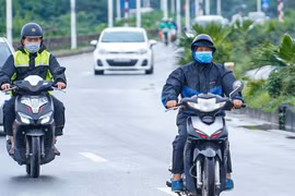 Vì sao giữa mùa Hè miền Bắc vẫn se se lạnh?