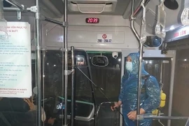 Hành khách đi xe buýt bắt buộc phải đeo khẩu trang