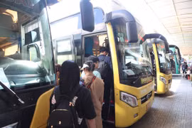 Nhu cầu đi lại tăng vọt dịp nghỉ lễ 30-4, yêu cầu không được tăng giá vé xe khách