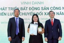Bắt nhịp chuyển đổi xanh, ROX iPark được vinh danh