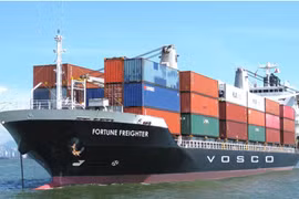 Vận chuyển hàng hóa bằng container từ Nam ra Bắc đắt gấp đôi từ Việt Nam đi Mỹ