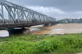 Hà Nội: Cấm người và toàn bộ phương tiện lưu thông qua cầu Đuống từ 22h đêm 10-9