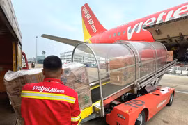 Những chuyến bay Vietjet chở đầy yêu thương 