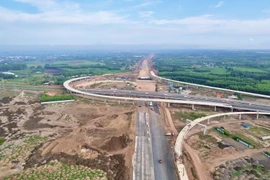 Bộ Xây dựng “điểm tên” loạt nhà thầu chậm tiến độ tại cao tốc Biên Hoà- Vũng Tàu