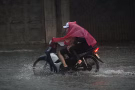 Mưa giông lớn ở Bắc bộ có thể kéo dài đến đầu tuần sau