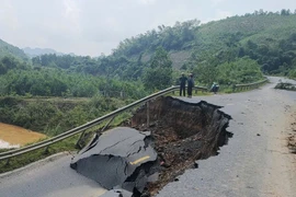 Đường Hồ Chí Minh đoạn Chợ Mới- Chợ Chu sạt lở, phương tiện lưu thông thế nào?