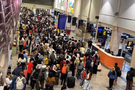 Tân Sơn Nhất dự kiến đón gần 170.000 khách trong mùng 5 Tết