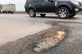 Thực hư thông tin công nhân bớt xén sắt thép dự án sửa mặt cầu Thăng Long