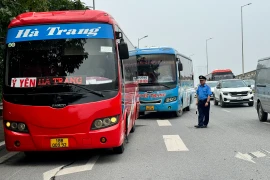 Lập thêm điểm dừng đỗ cho xe hợp đồng, lo ngại biến tướng thành "bến cóc"