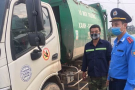 Hàng loạt doanh nghiệp thu gom, vận chuyển rác bị xử phạt