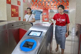Hành khách đi metro Cát Linh- Hà Đông bằng định danh được hỗ trợ tiền vé 
