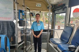 Khách đi xe buýt “đãng trí” bỏ quên túi xách có 21 triệu đồng