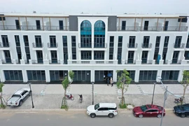 MikGroup bàn giao nhà phố thương mại Imperia Grand Plaza Đức Hòa