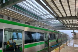 Nhà ga metro Cát Linh- Hà Đông bị tốc mái gây dột, kiến nghị sửa chữa khẩn