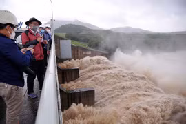 Mưa lũ miền Trung- Tây Nguyên làm 19 người chết và mất tích: Phối hợp vận hành xả lũ hồ chưa tốt