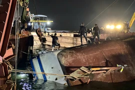 Trận giông kinh hoàng trên Vịnh Hạ Long không phải do bão số 3