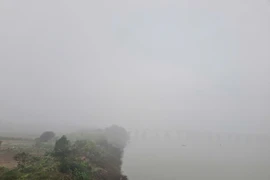 Không khí lạnh mang theo hơi nước tràn xuống, Bắc bộ mưa cả tuần