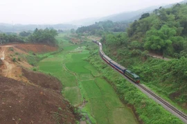 Chạy lại tàu khách Hà Nội- Sa Pa vào cuối tuần để phục vụ khách du lịch