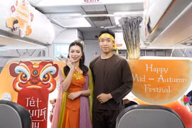 Hàng không Việt rộn ràng cùng khách đón Trung thu trên “chín tầng mây”