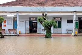 Lũ miền Trung rút nhanh, đã có 18 người chết và mất tích