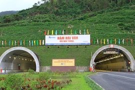 Phí hầm đường bộ Hải Vân tăng kịch trần: Đúng lộ trình nhưng thiếu tính chia sẻ