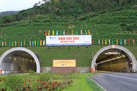 Phí hầm đường bộ Hải Vân tăng kịch trần: Đúng lộ trình nhưng thiếu tính chia sẻ