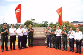 Khánh thành cầu Phong Châu sau 9 tháng cấp tập thi công