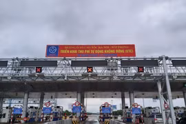 Còn 2,8 triệu ô tô chưa nâng cấp tài khoản giao thông, có lo ùn tắc trạm BOT từ 1-10?