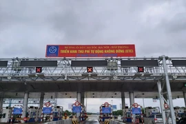 Còn 2,8 triệu ô tô chưa nâng cấp tài khoản giao thông, có lo ùn tắc trạm BOT từ 1-10?