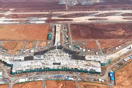 Đánh giá kỹ lưỡng việc chuyển toàn bộ chuyến bay quốc tế từ Tân Sơn Nhất về sân bay Long Thành