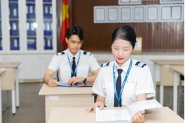 Thu học phí “lố” 56 tỉ đồng, Học viên Hàng không phải trả lại học viên