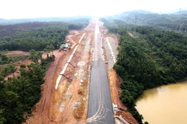 Thông tuyến chính 5 dự án thành phần cao tốc Bắc-Nam trước 30/4