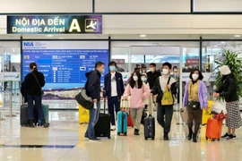 Khách đi máy bay tăng vọt, hàng không bổ sung 250 chuyến trong 4 ngày sau Tết