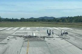 Hàng loạt chuyến bay đi/đến sân bay Vinh phải hủy do sự cố nứt đường băng