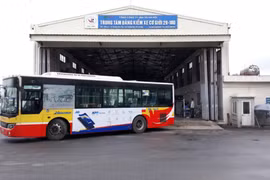 Sáu trường hợp F1 làm việc tại Trung tâm Đăng kiểm Đền Lừ âm tính với Covid-19