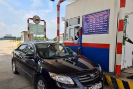 Thu phí không dừng vẫn trục trặc do nhà cung cấp chậm khắc phục