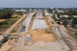 Chủ đầu tư nói gì về việc bị nhà thầu “doạ” đào cát dự án cao tốc Bến Lức- Long Thành do nợ tiền?