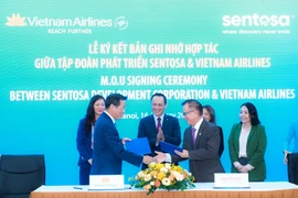 Vietnam Airlines “bắt tay” Sentosa phát triển du lịch giữa Việt Nam và Singapore