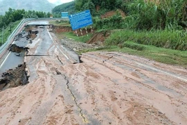 Cho phép lưu thông có điều kiện qua đèo Khánh Lê sau hơn 1 tháng tê liệt vì sạt lở