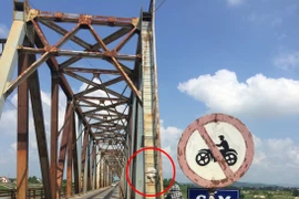 Nhân viên đường sắt dũng cảm bơi ra giữa sông Lục Nam cứu người phụ nữ rơi từ cầu Cẩm Lý