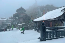 Không khí lạnh cực mạnh sắp tràn xuống, vùng núi phía Bắc lại có mưa tuyết