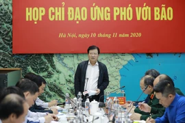 Bão số 12 vừa đổ bộ đất liền, bão Vamco giật cấp 15 sắp vào Biển Đông