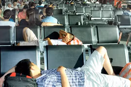 Chậm hủy chuyến bay có dấu hiệu dồn chuyến