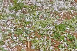 Mưa đá, giông lốc liên tiếp trút xuống miền núi phía Bắc, vì sao?