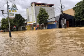 Nguyên nhân gây mưa ngập diện rộng ở Bắc bộ?