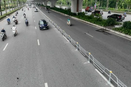 Hà Nội chuẩn bị phân làn ô tô, xe máy trên đường Phạm Văn Đồng và Võ Chí Công