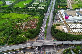 Cấm các phương tiện rẽ trái từ cầu Vĩnh Tuy vào đường Cổ Linh 