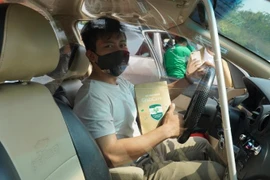 Taxi công nghệ tăng giá cước trước sức ép của giá xăng dầu