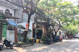 Điều chỉnh lại giao thông nút Nguyễn Khoái- Lãng Yên, cấm phương tiện rẽ trái và đi thẳng